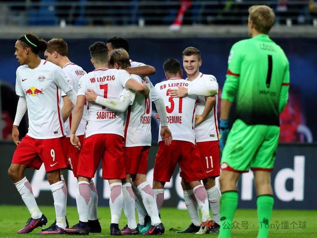 包含云达不莱梅客场战胜沃尔夫斯堡，喜悦胜利的词条